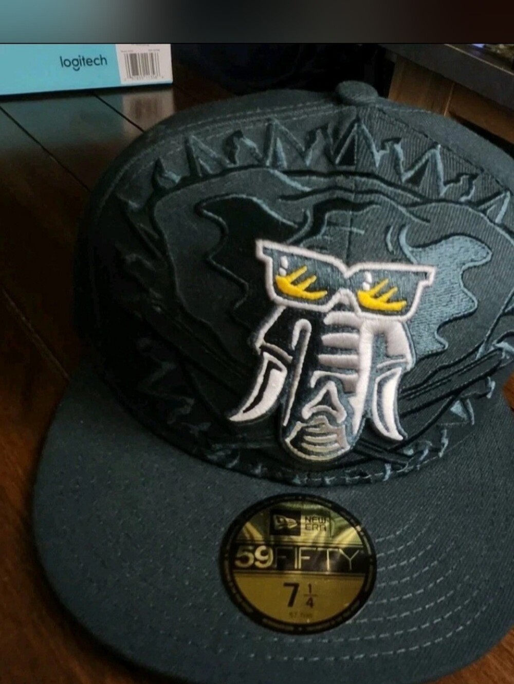 Oakland A’s New Era 59fifty Hat Elephant Sunglasses Size 7 1/4‎